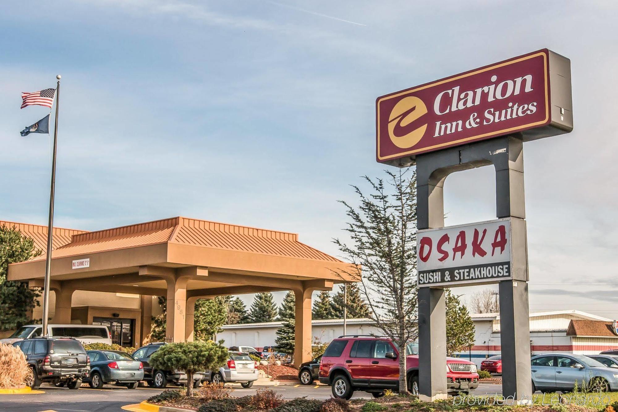 Clarion Inn And Suites Airport Grand Rapids Exterior foto